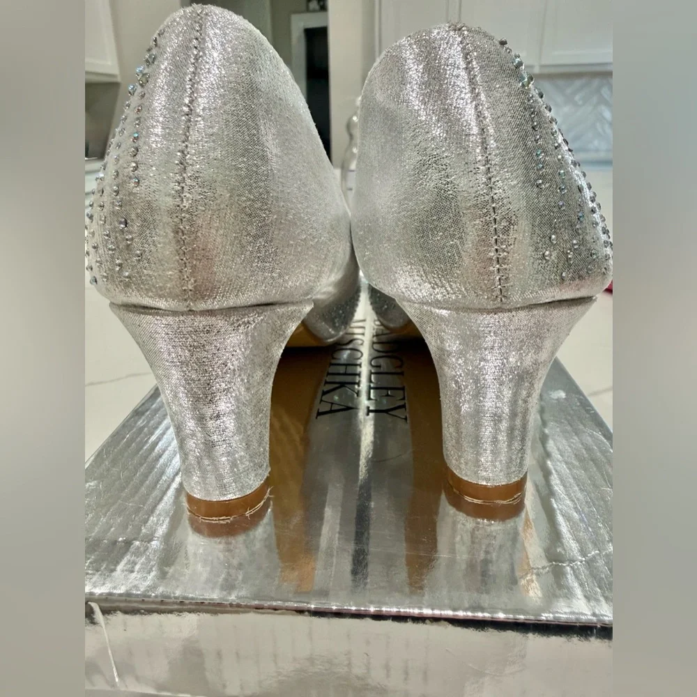 Badgley Mischka Silver Girls Dress Shoes-Size 4 - Picture 6 of 13